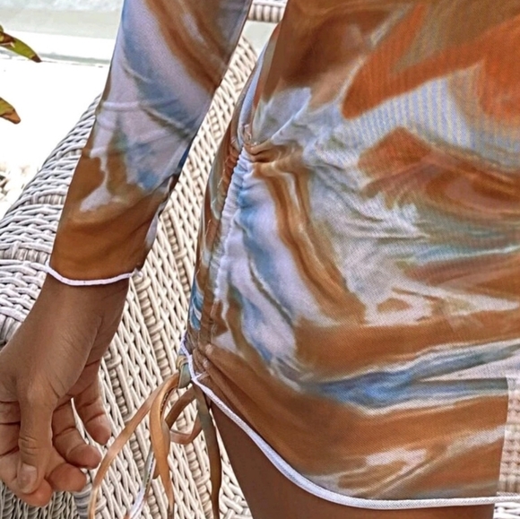 NEW Triangle Bikini Swimsuit & Cover Up - Picture 5 of 9